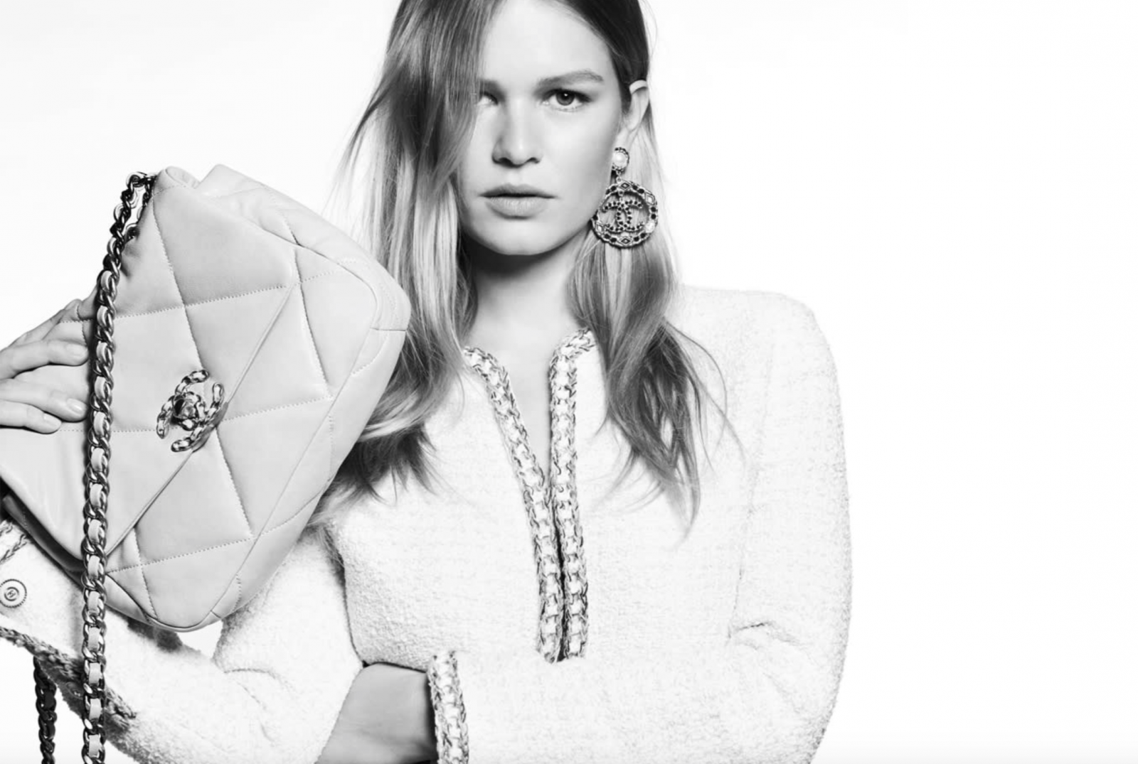 Chanel's New Campaign Celebrates A Timeless Icon: The 11.12 Handbag - ELLE  SINGAPORE