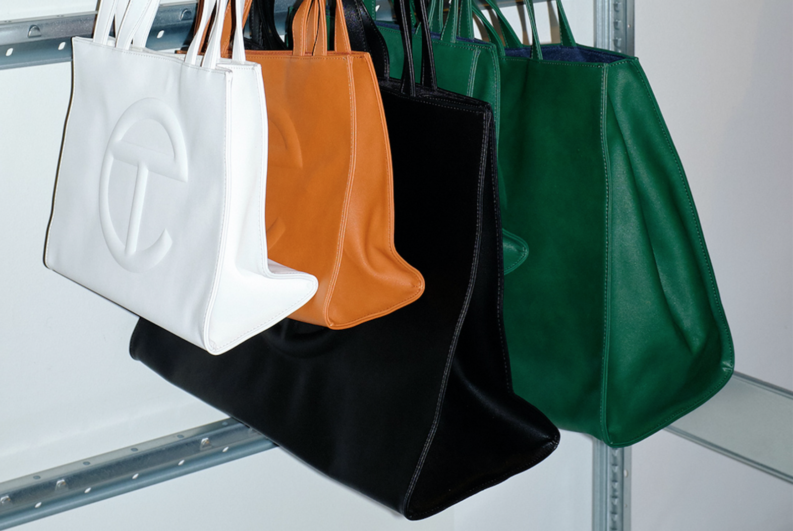 Telfar Shopping Bag Size Comparison // Differences, What Fits + Which Size  Should You Get? 