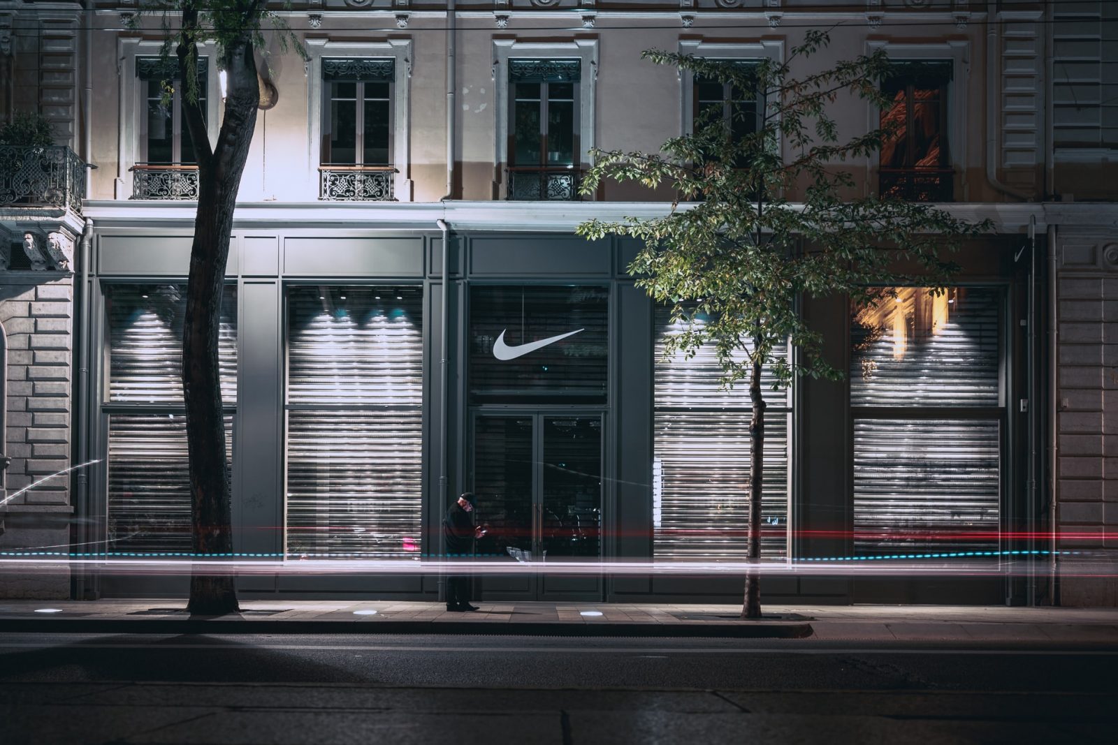 nike authorized online retailers