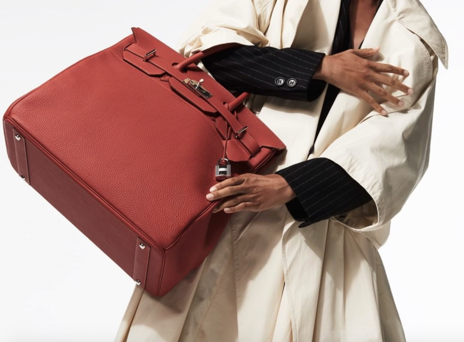 Louis Vuitton set to defend stake in Hermes